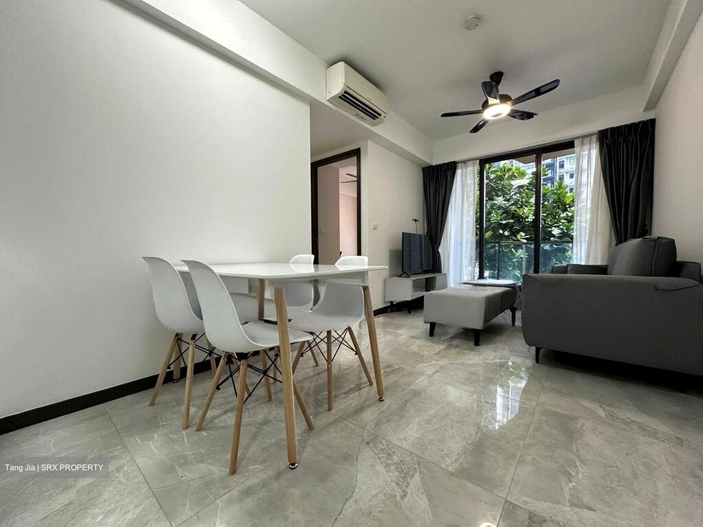 Lake Grande (D22), Condominium #500048661